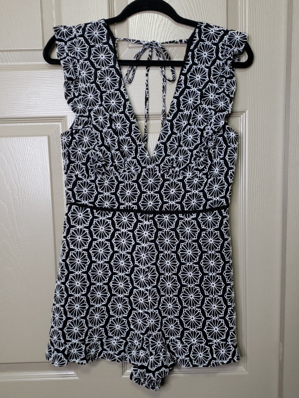 Sugar Lips Black & White Patterned V-Neck/back Crochet Eyelet Sleeveleess Romper